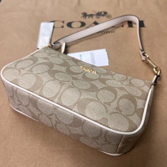 coach Nolita 19 In Signature Canvas cs442 - Picture 4 of 7